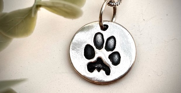 paw print necklace